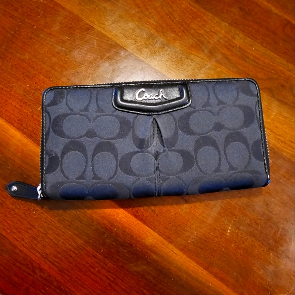 Coach wallet black